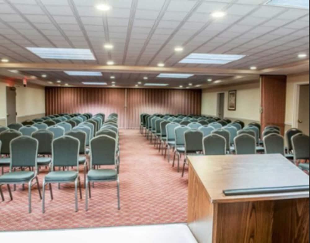 Comfort Suites Fort Wayne - Southwest Екстер'єр фото